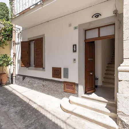 Lighthouse Penzion 3*